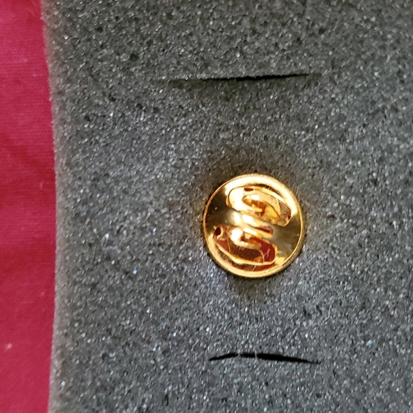 Avon 2000 Pink Ribbon Pin - Picture 3 of 5